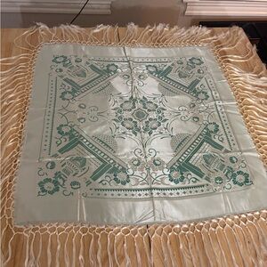 Vintage WWII era satin Fringedcshael depicting Taj Mahal